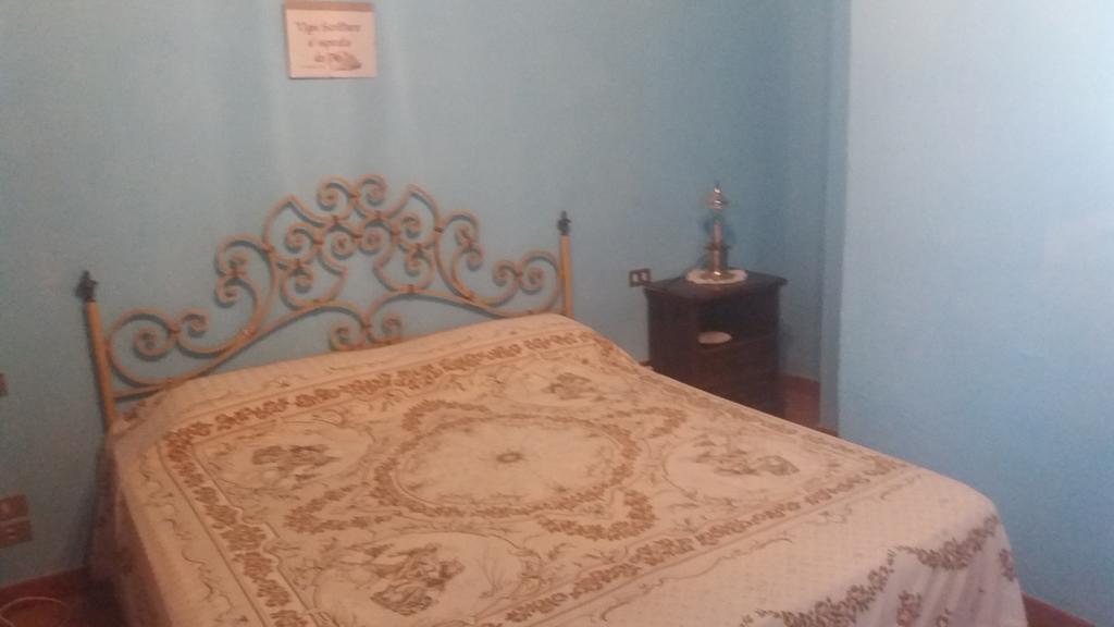 Bed and Breakfast Azzurre Beb Laterina Exterior foto