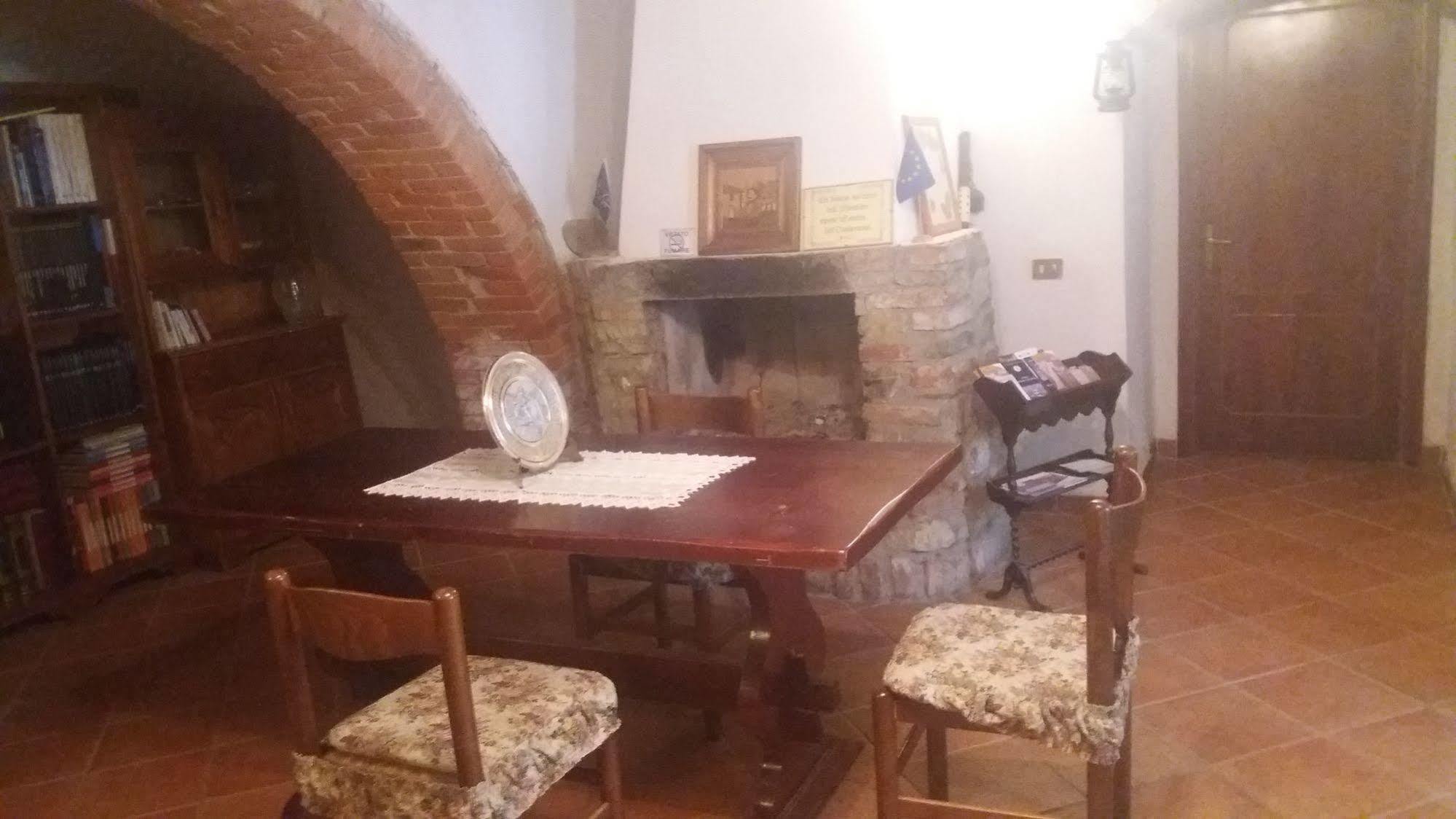 Bed and Breakfast Azzurre Beb Laterina Exterior foto